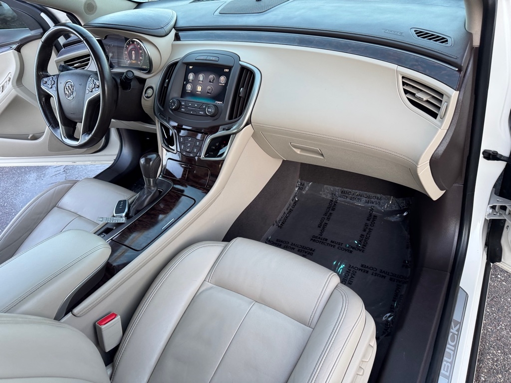 Buick LaCrosse 4dr Sdn Leather AWD 2014