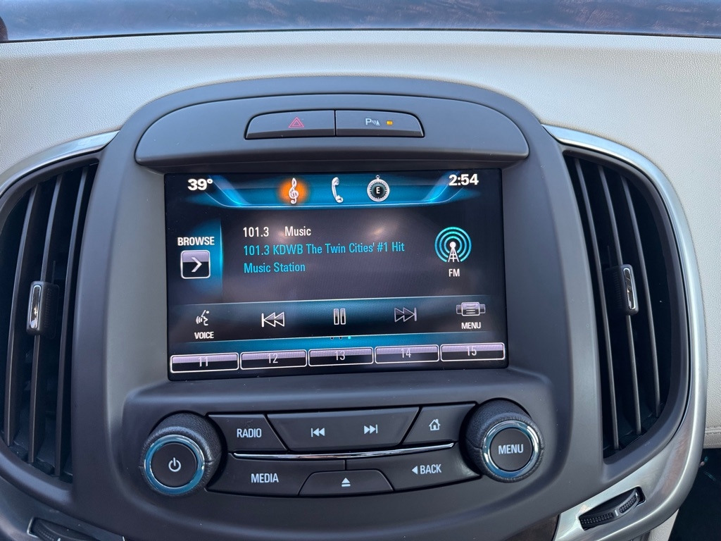 Buick LaCrosse 4dr Sdn Leather AWD 2014