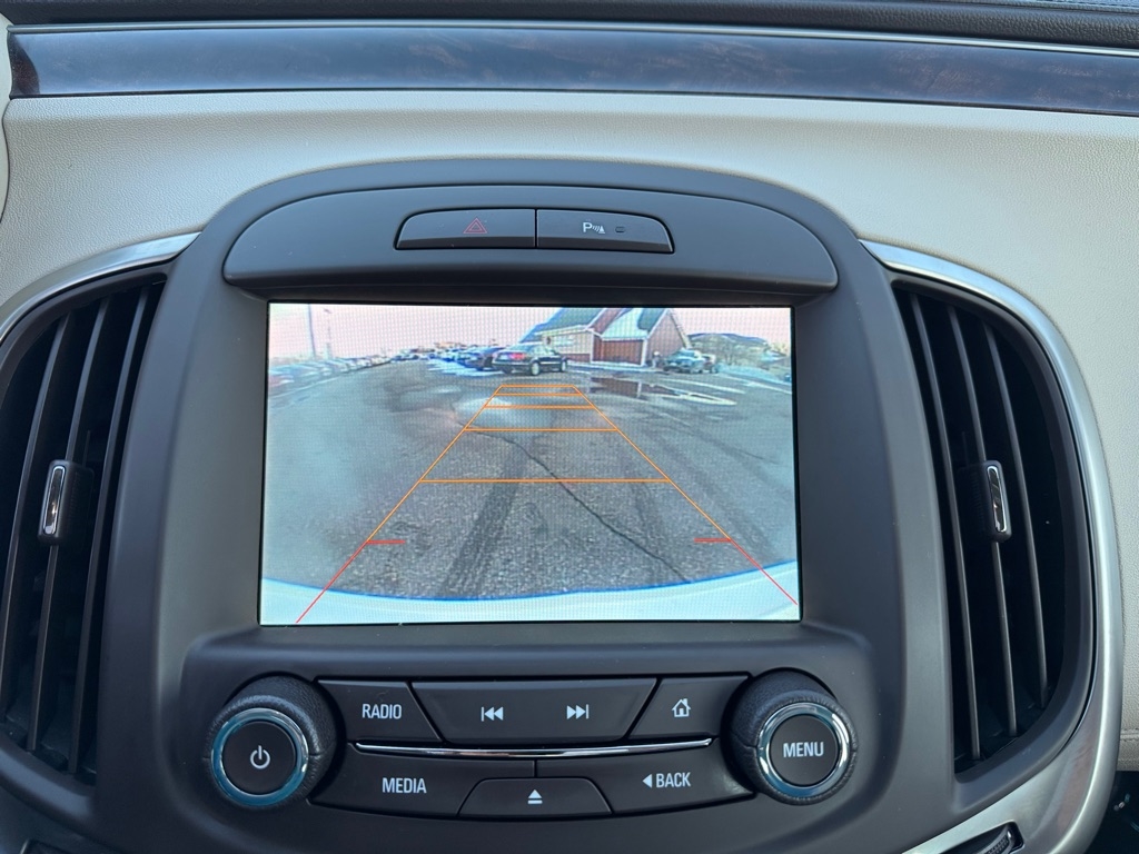 Buick LaCrosse 4dr Sdn Leather AWD 2014