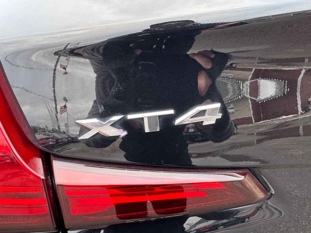 Cadillac XT4 AWD 4dr Premium Luxury 2019