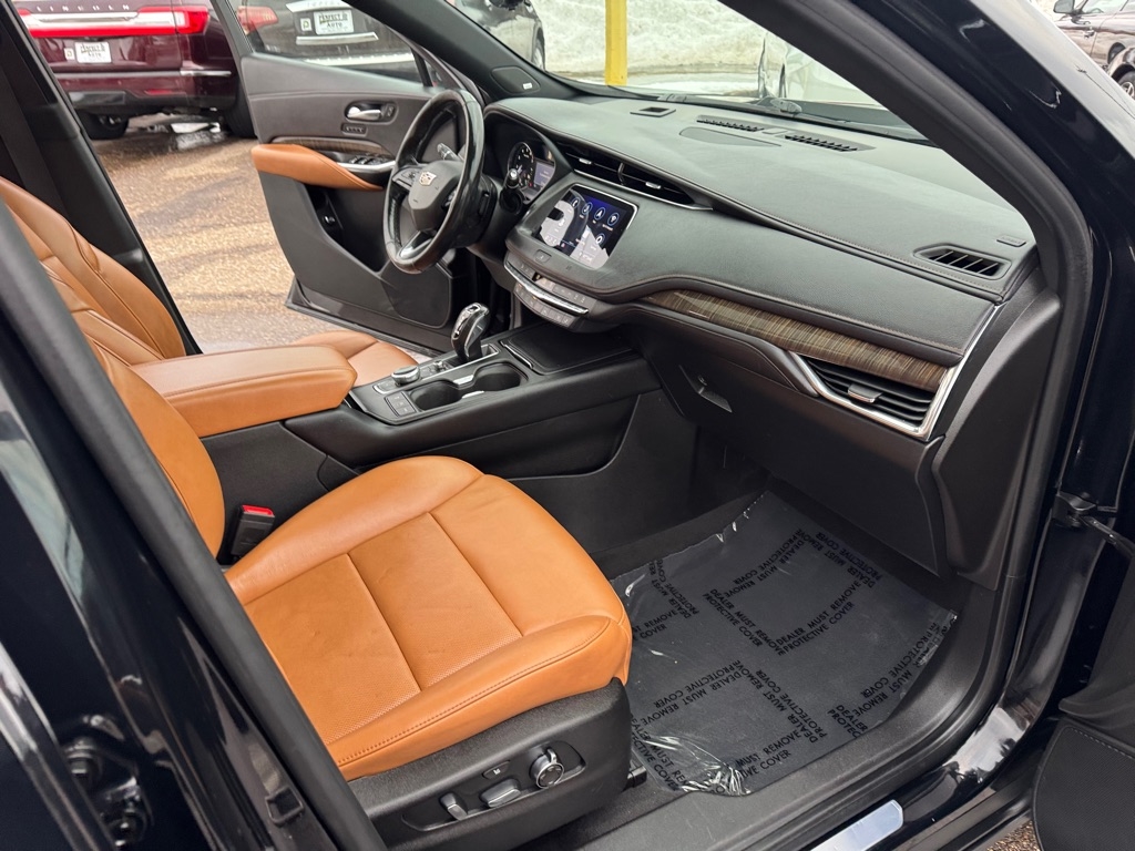 Cadillac XT4 AWD 4dr Premium Luxury 2019