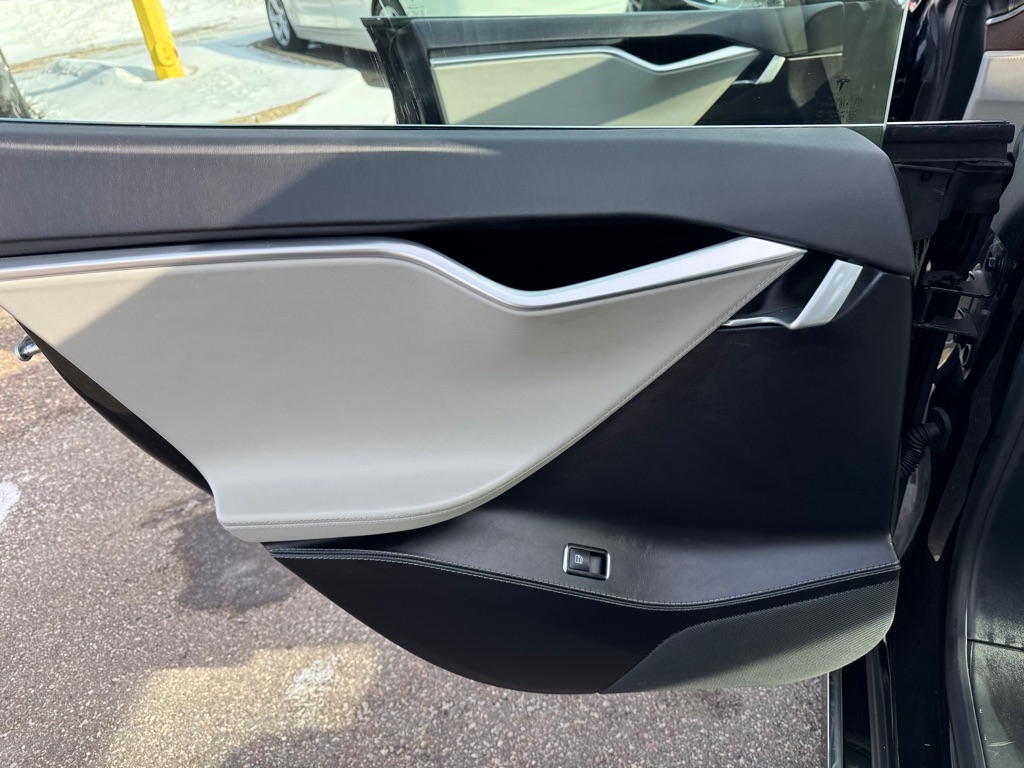 Tesla Model S 75D AWD 2016