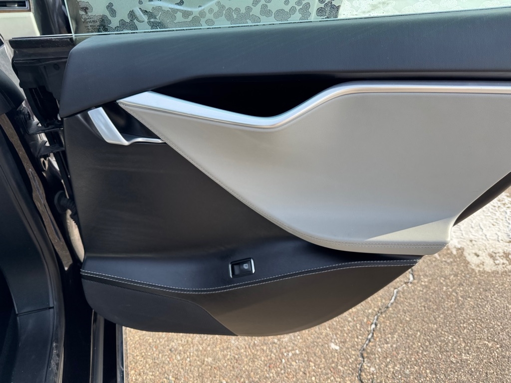 Tesla Model S 75D AWD 2016