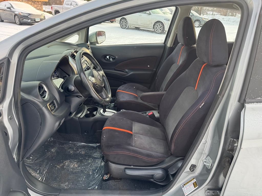 Nissan Versa Note 5dr HB CVT 1.6 SR 2015