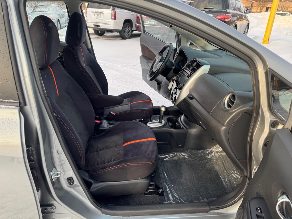 Nissan Versa Note 5dr HB CVT 1.6 SR 2015