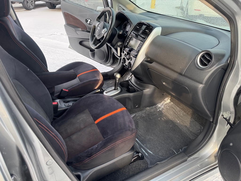 Nissan Versa Note 5dr HB CVT 1.6 SR 2015