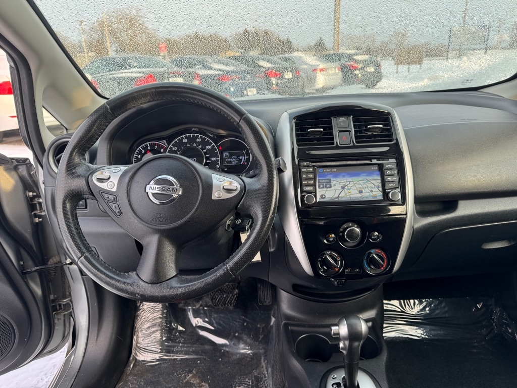 Nissan Versa Note 5dr HB CVT 1.6 SR 2015