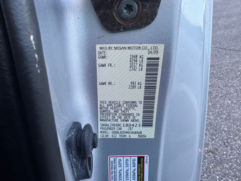 Nissan Altima 2dr Cpe I4 CVT 2.5 S 2009