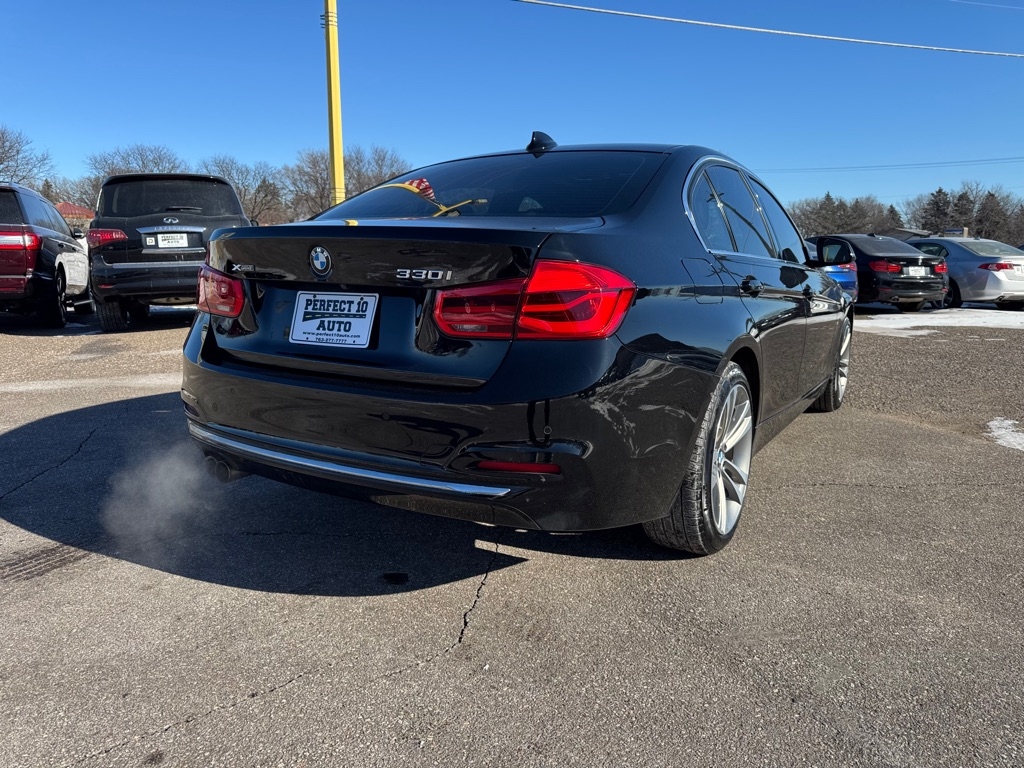 BMW 3 Series 330i xDrive Sedan 2017