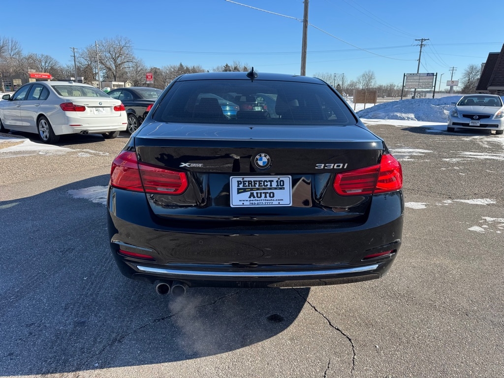BMW 3 Series 330i xDrive Sedan 2017