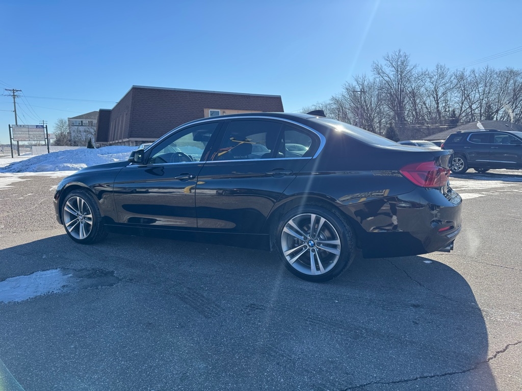 BMW 3 Series 330i xDrive Sedan 2017