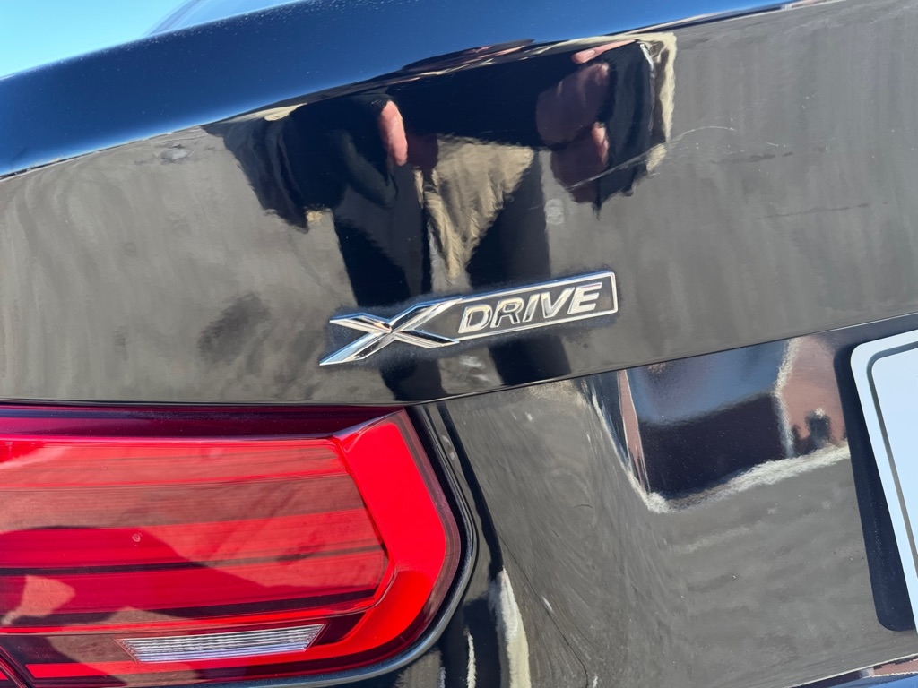 BMW 3 Series 330i xDrive Sedan 2017