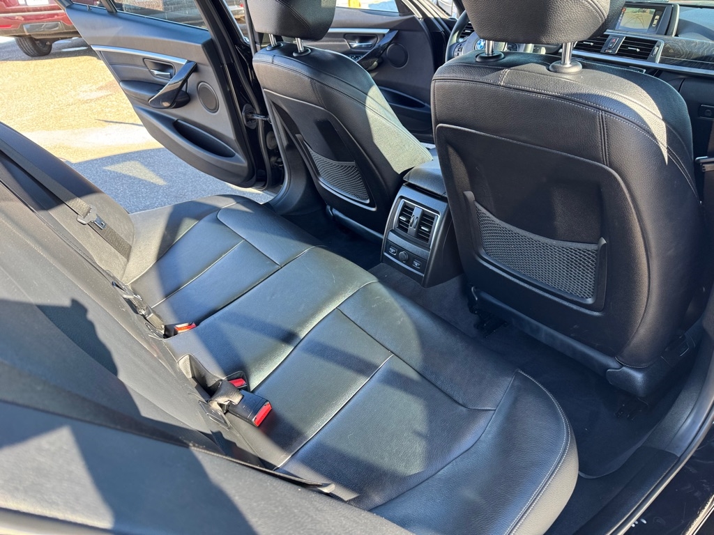 BMW 3 Series 330i xDrive Sedan 2017