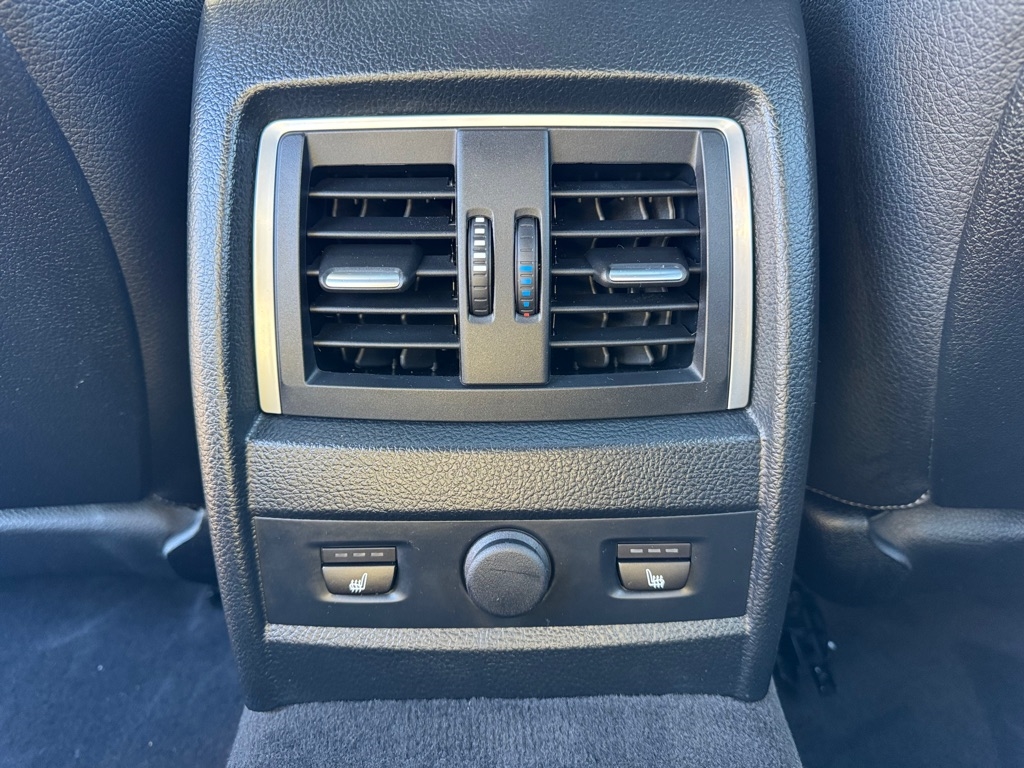 BMW 3 Series 330i xDrive Sedan 2017