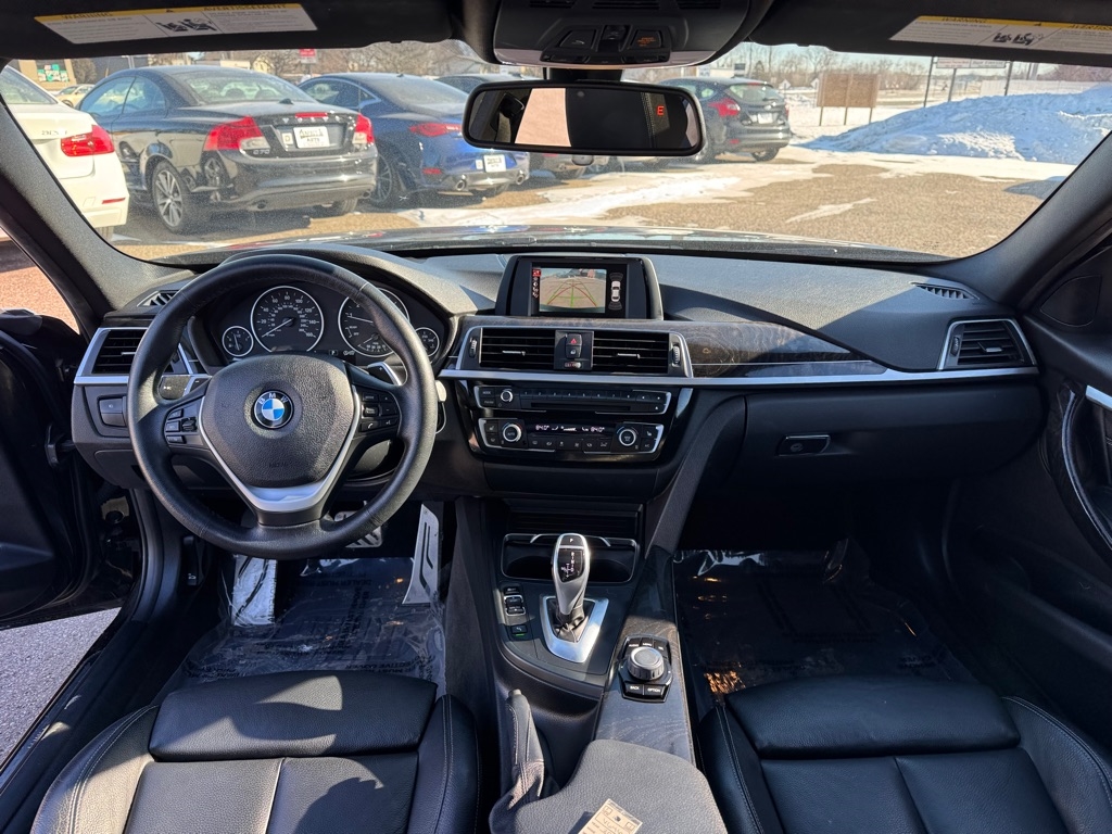 BMW 3 Series 330i xDrive Sedan 2017