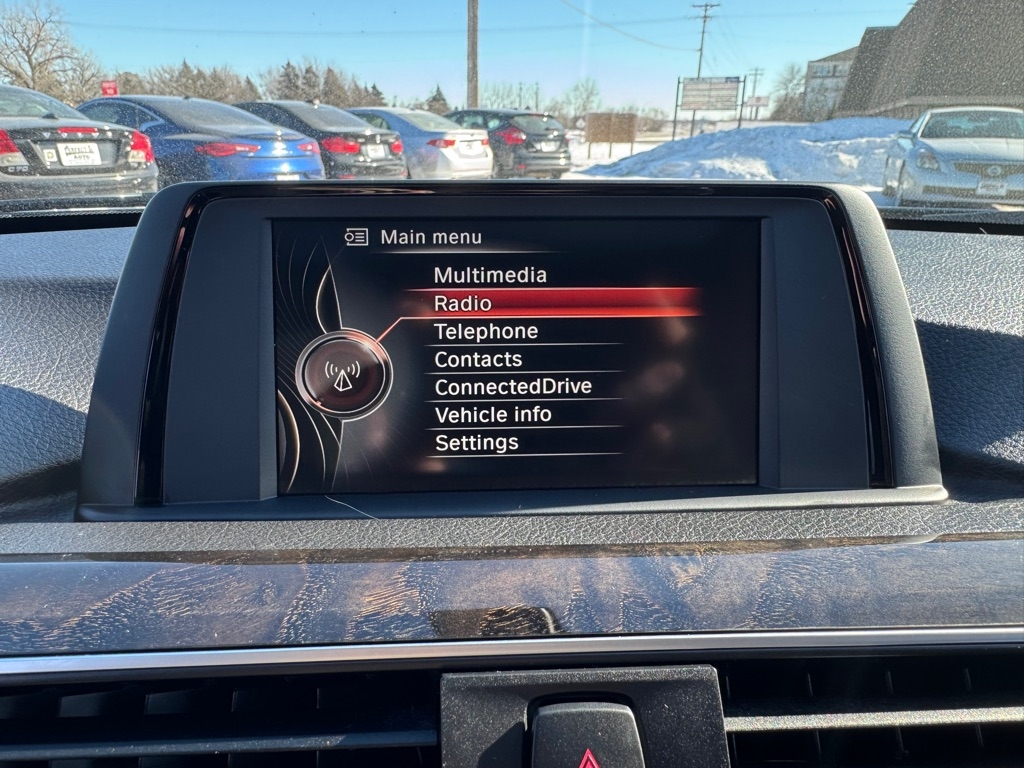 BMW 3 Series 330i xDrive Sedan 2017