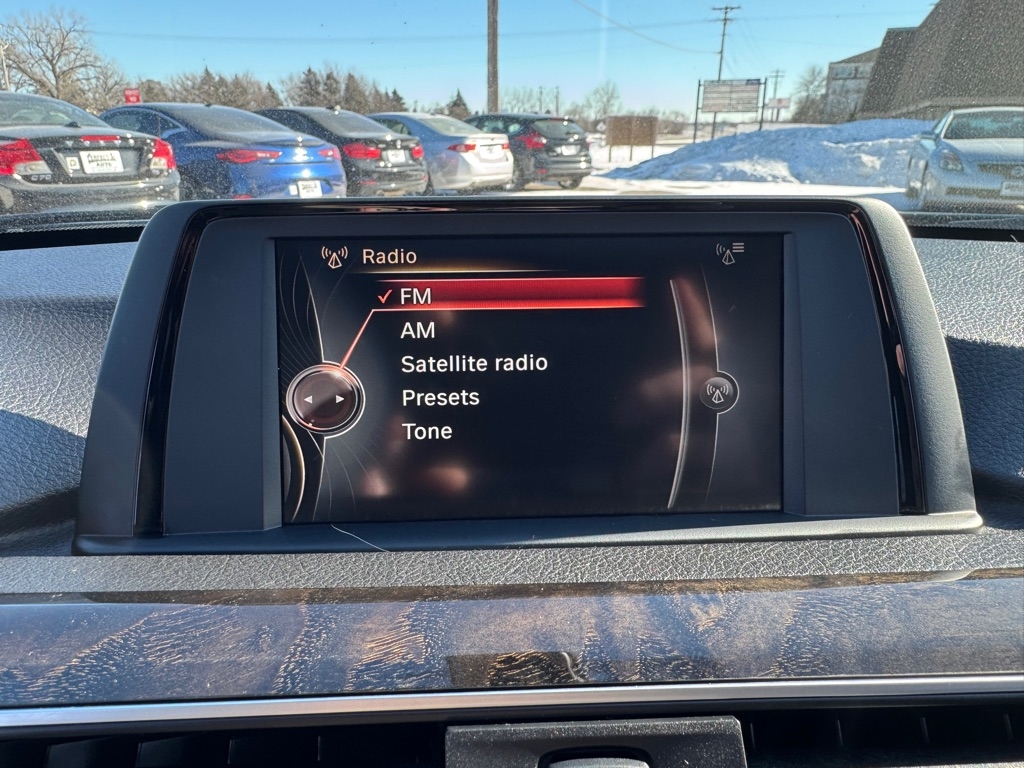 BMW 3 Series 330i xDrive Sedan 2017