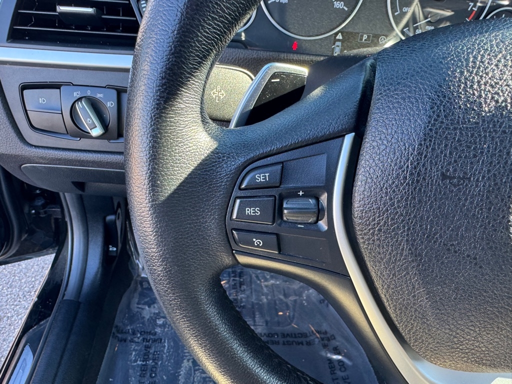 BMW 3 Series 330i xDrive Sedan 2017