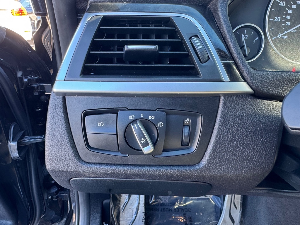 BMW 3 Series 330i xDrive Sedan 2017