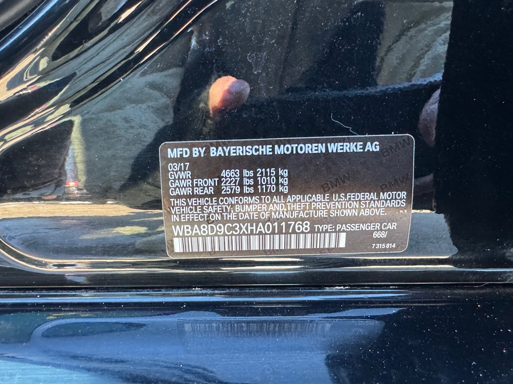 BMW 3 Series 330i xDrive Sedan 2017