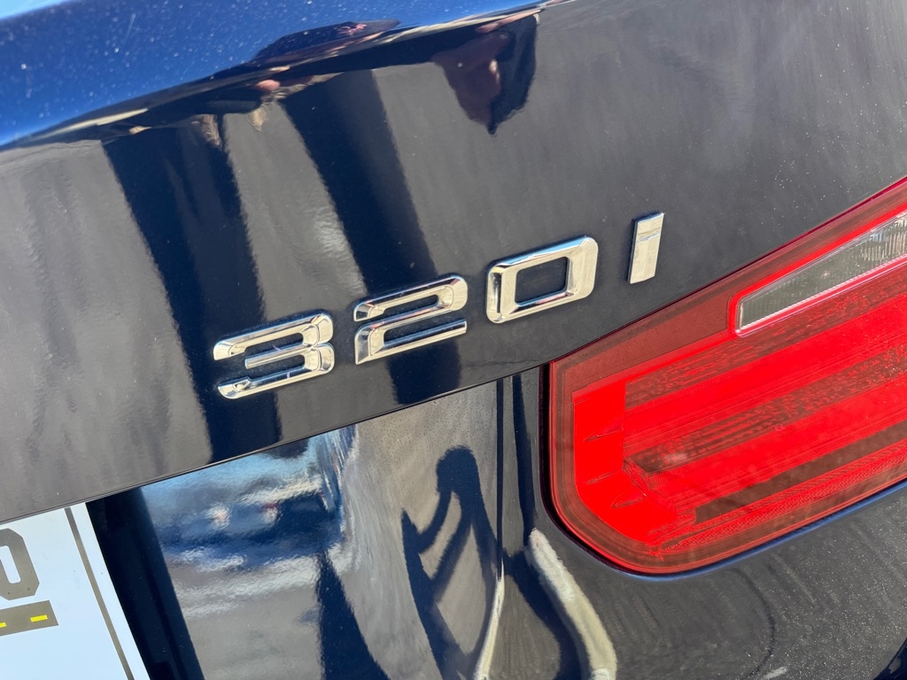 BMW 3 Series 4dr Sdn 320i xDrive AWD 2014