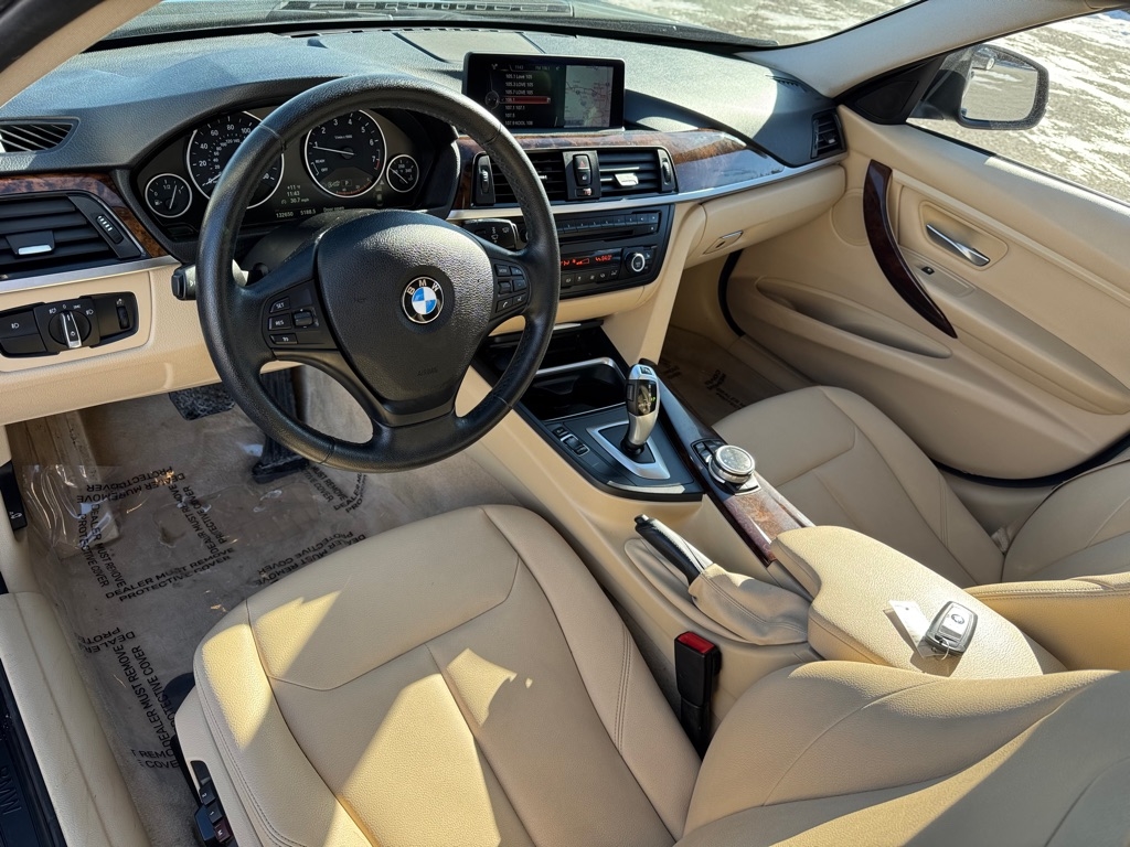 BMW 3 Series 4dr Sdn 320i xDrive AWD 2014