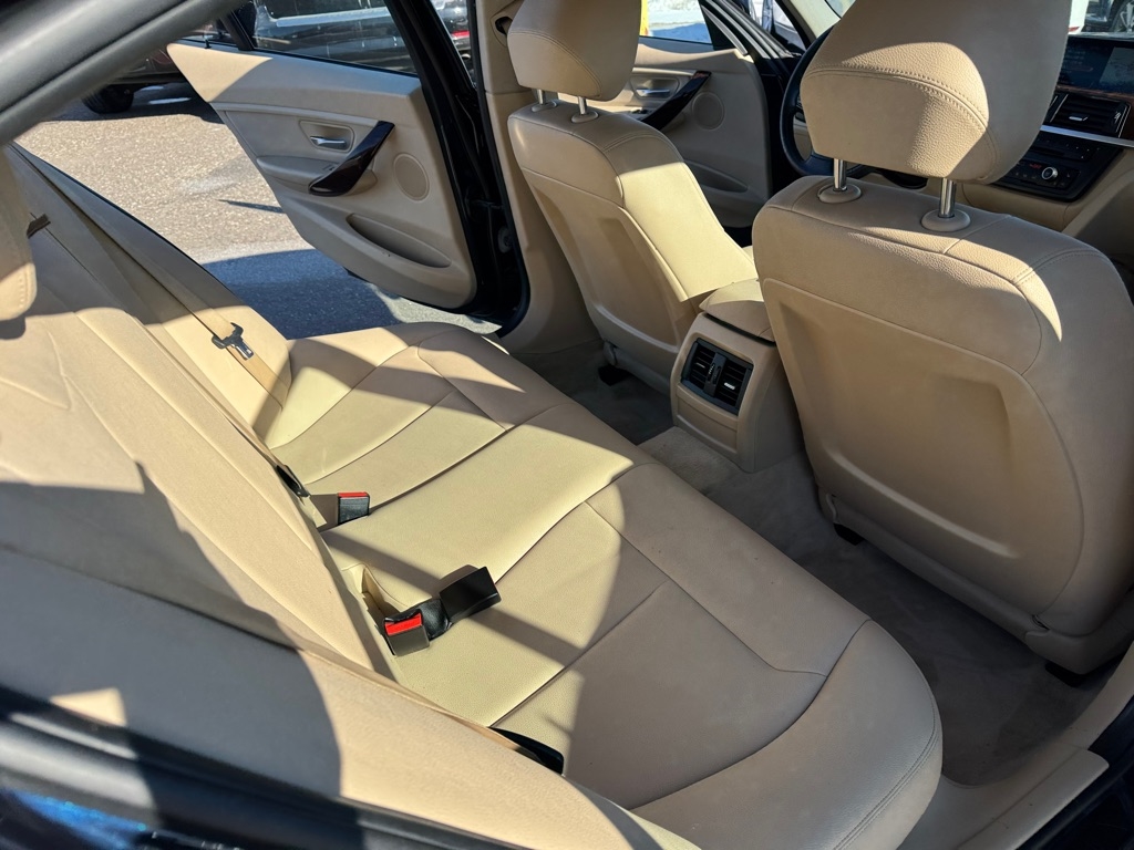 BMW 3 Series 4dr Sdn 320i xDrive AWD 2014