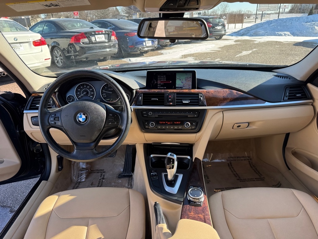 BMW 3 Series 4dr Sdn 320i xDrive AWD 2014