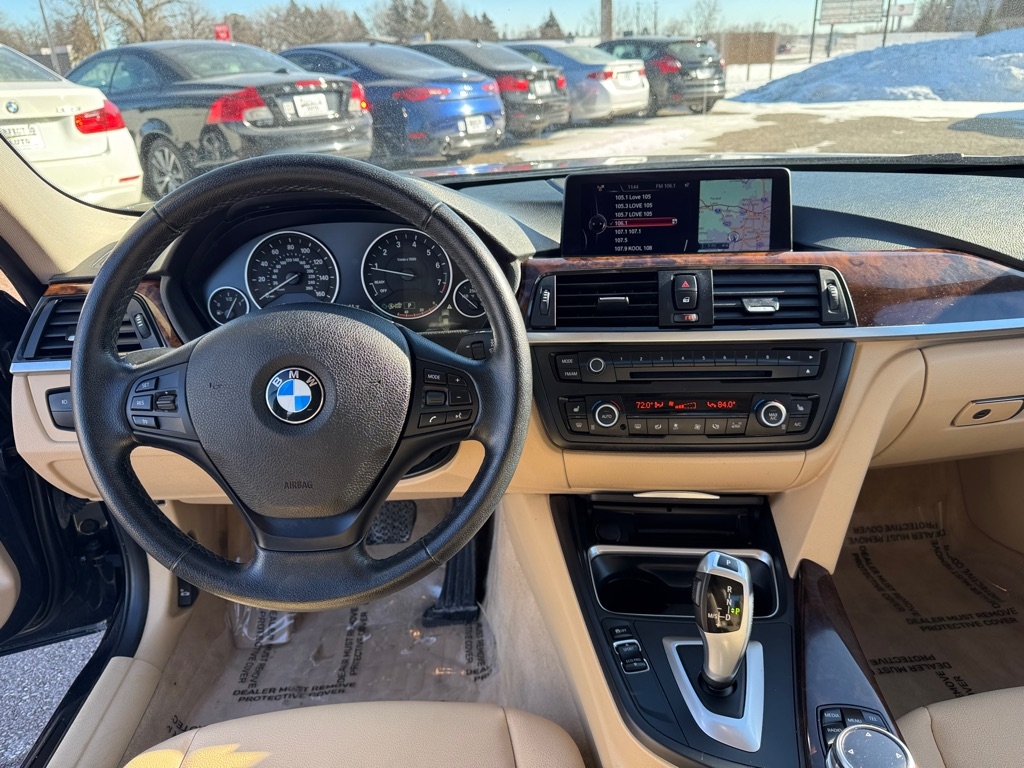 BMW 3 Series 4dr Sdn 320i xDrive AWD 2014