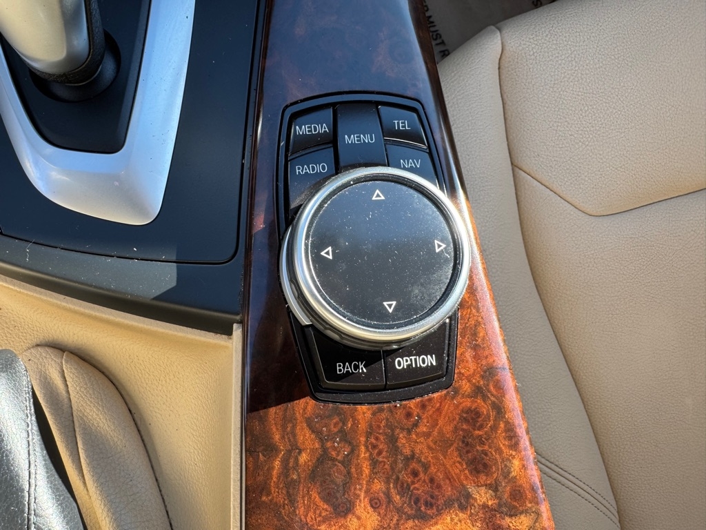 BMW 3 Series 4dr Sdn 320i xDrive AWD 2014