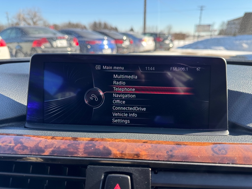 BMW 3 Series 4dr Sdn 320i xDrive AWD 2014