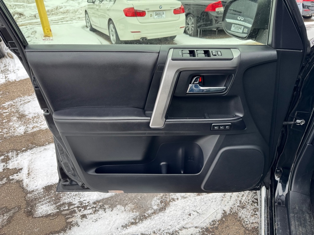 Toyota 4Runner 4WD 4dr V6 Limited (Natl) 2016