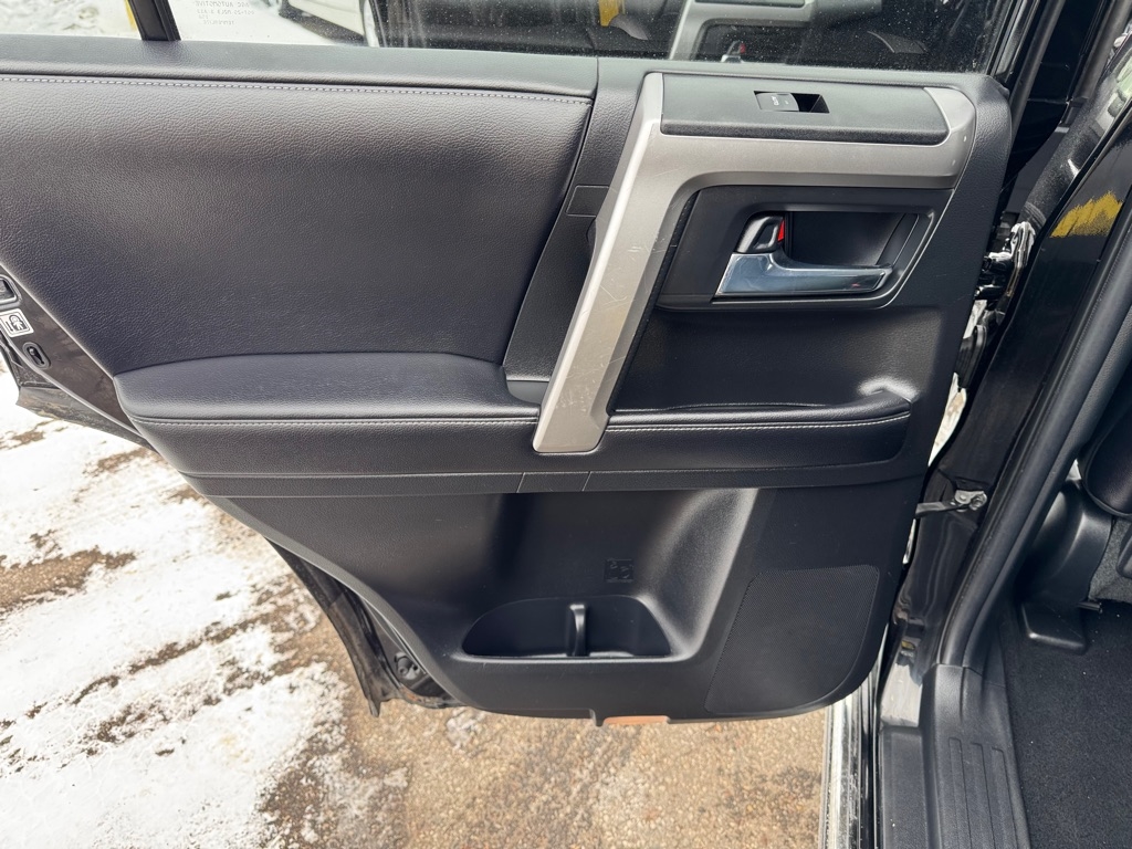 Toyota 4Runner 4WD 4dr V6 Limited (Natl) 2016