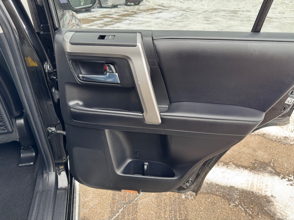 Toyota 4Runner 4WD 4dr V6 Limited (Natl) 2016