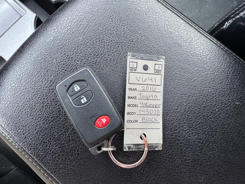 Toyota 4Runner 4WD 4dr V6 Limited (Natl) 2016