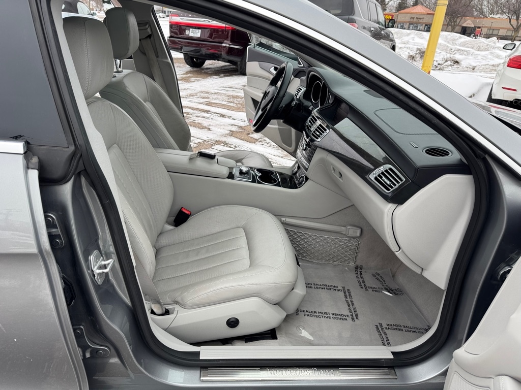 Mercedes-Benz CLS-Class CLS550 4MATIC 2014