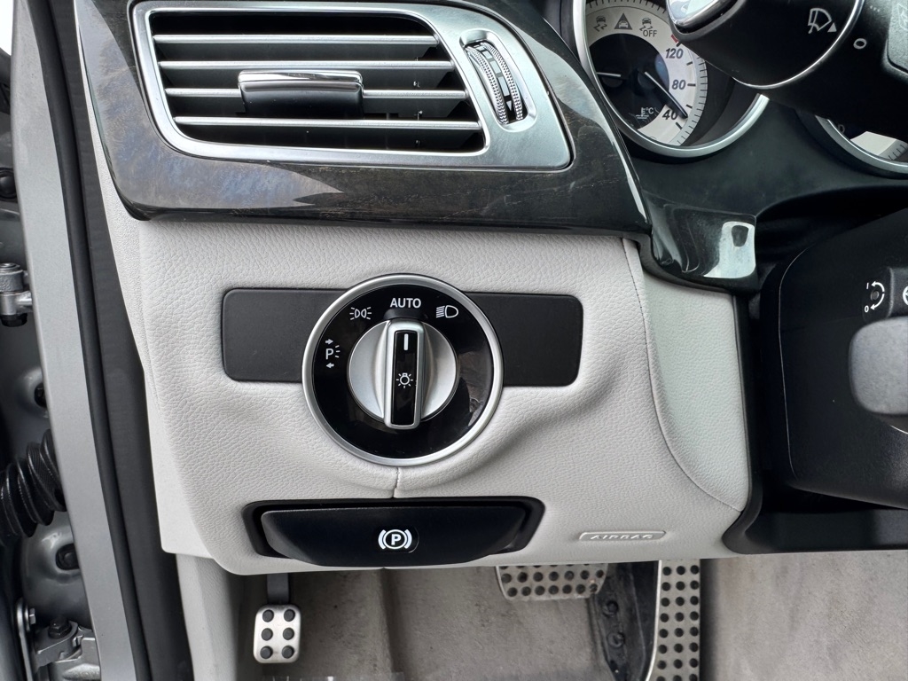 Mercedes-Benz CLS-Class CLS550 4MATIC 2014