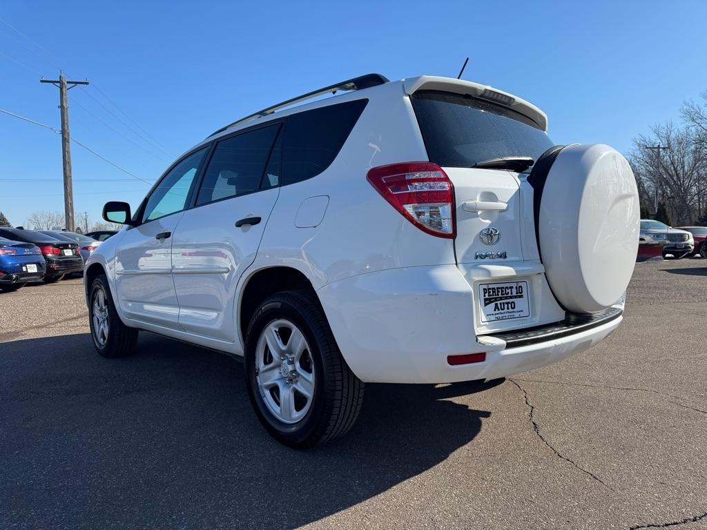 Toyota RAV4 4WD 4dr 4-cyl 4-Spd AT (Natl) 2011