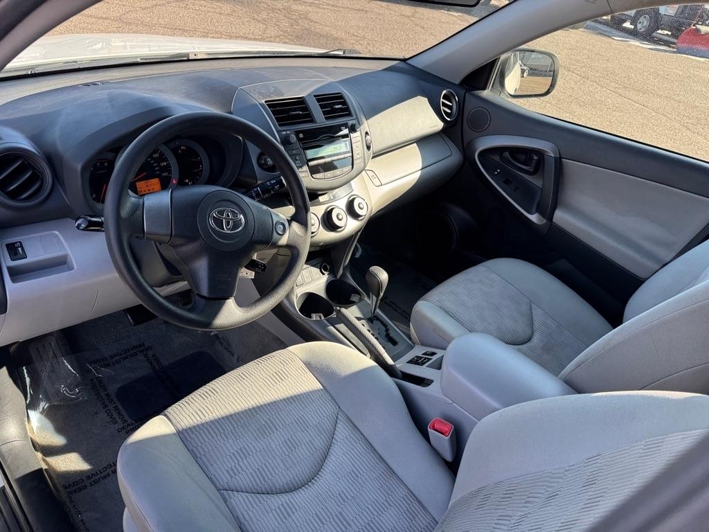 Toyota RAV4 4WD 4dr 4-cyl 4-Spd AT (Natl) 2011