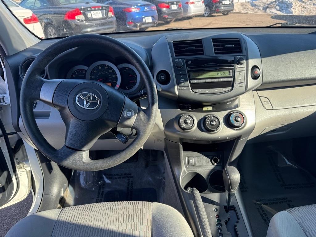 Toyota RAV4 4WD 4dr 4-cyl 4-Spd AT (Natl) 2011