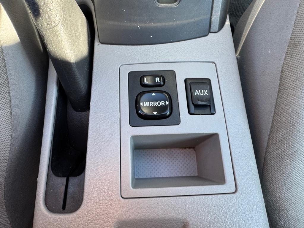 Toyota RAV4 4WD 4dr 4-cyl 4-Spd AT (Natl) 2011