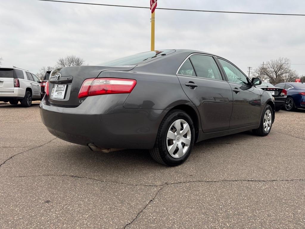 Toyota Camry 4dr Sdn I4 Man (Natl) 2009