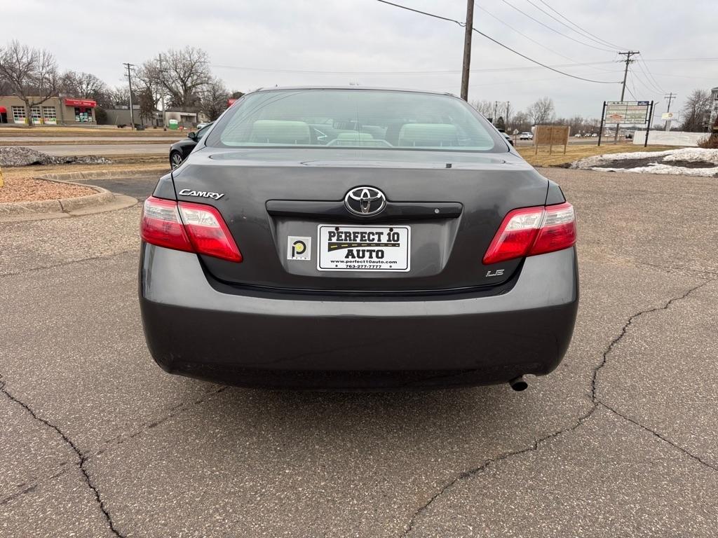 Toyota Camry 4dr Sdn I4 Man (Natl) 2009