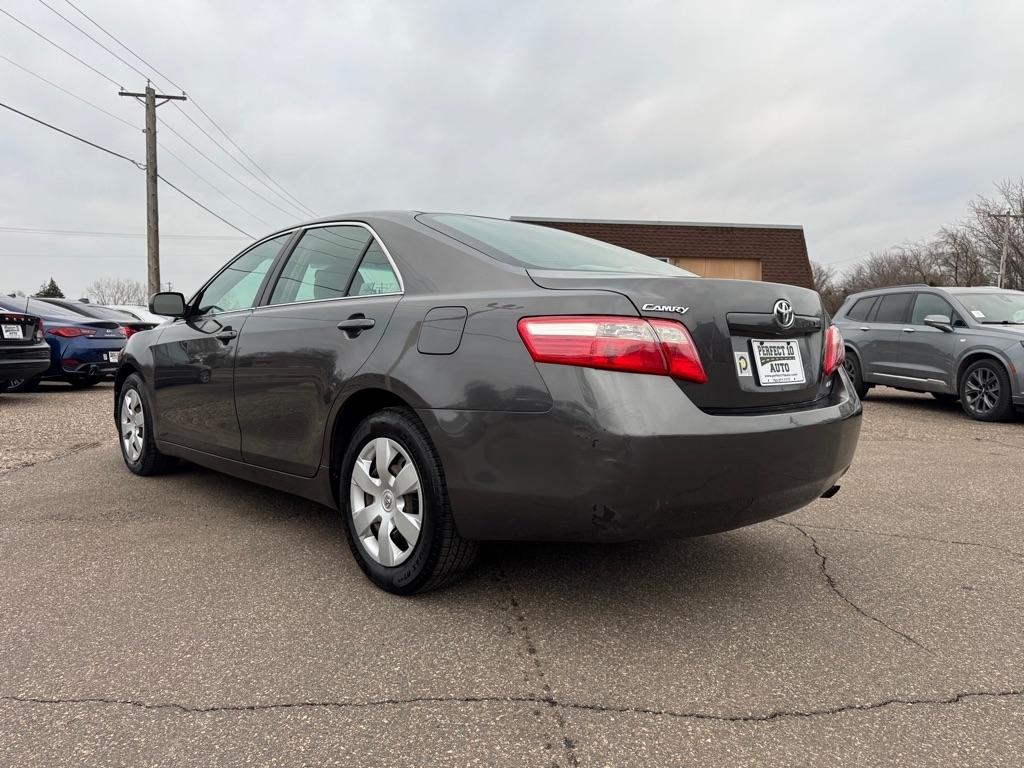 Toyota Camry 4dr Sdn I4 Man (Natl) 2009