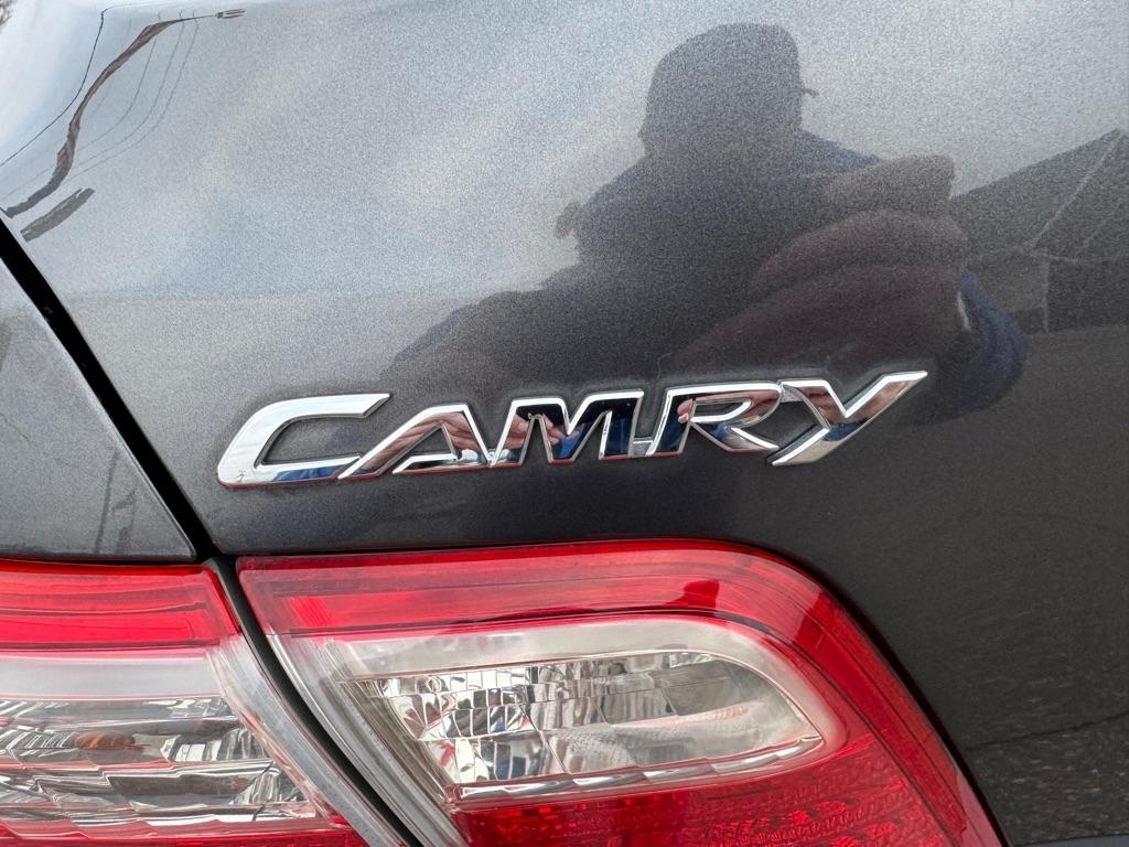 Toyota Camry 4dr Sdn I4 Man (Natl) 2009