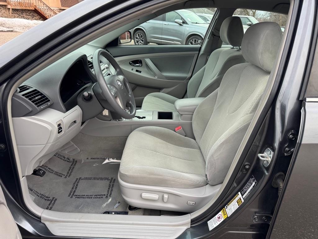 Toyota Camry 4dr Sdn I4 Man (Natl) 2009