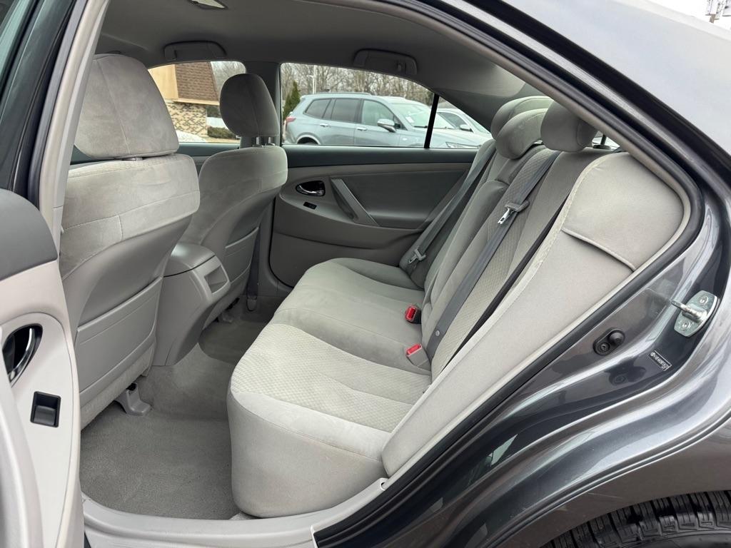 Toyota Camry 4dr Sdn I4 Man (Natl) 2009