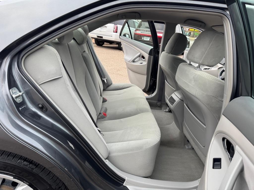 Toyota Camry 4dr Sdn I4 Man (Natl) 2009