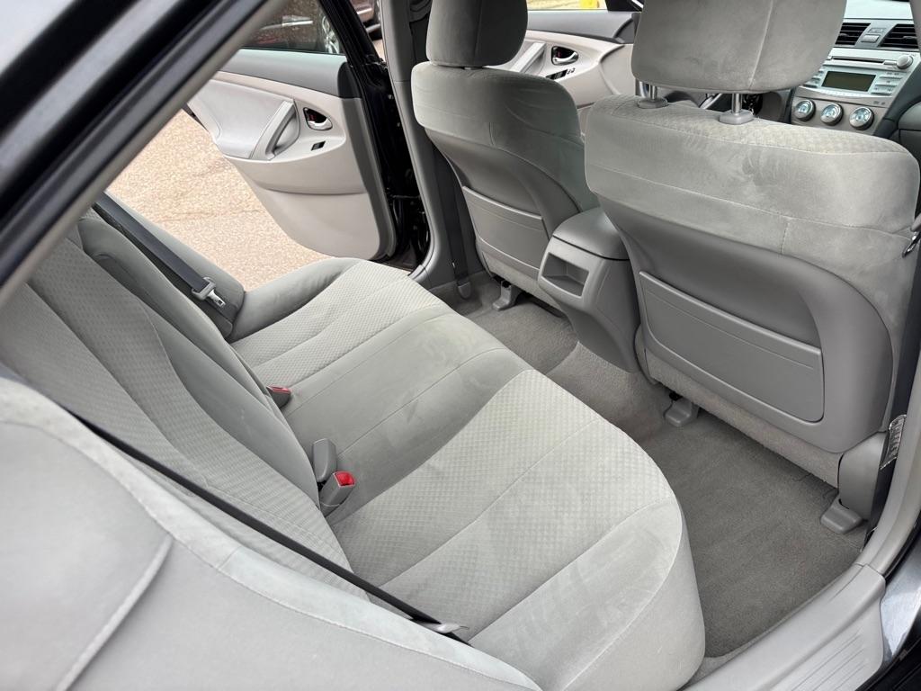 Toyota Camry 4dr Sdn I4 Man (Natl) 2009