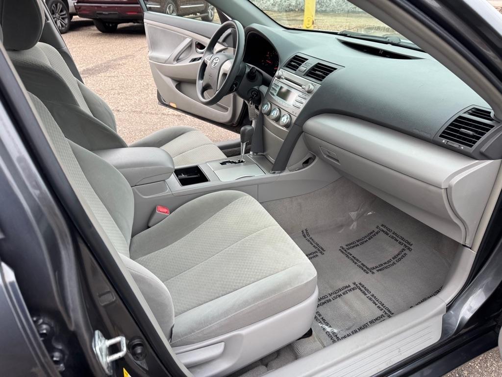 Toyota Camry 4dr Sdn I4 Man (Natl) 2009